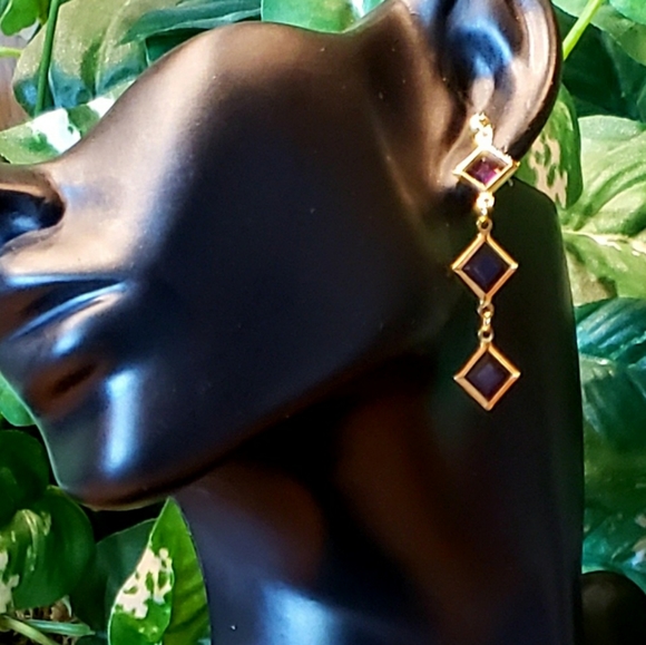 VTG AVON Glamorous Amethyst Colored Dangle Earrings - EVC - Picture 6 of 8